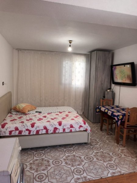 Tirane, jepet me qera garsonier 1+1 Kati 1, 38 m² 300 € (Ali Demi)