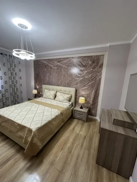 Tirane, shitet apartament 2+1+Ballkon Kati 4, 101 m² 145.000 € (Rruga e Qelqit)