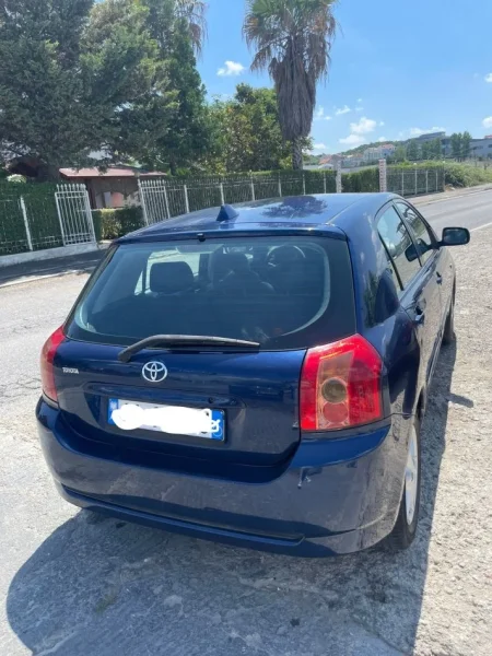 Tirane, shes makine toyota corrolla Nafte, manuale Kondicioner 220.000 km 3.200 €