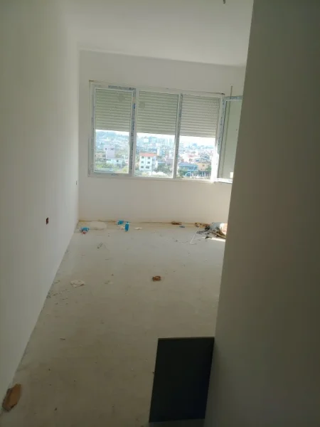 Tirane, shitet apartament 2+1+Ballkon Kati 4, 120 m² (Bulevardi blu,kamez)
