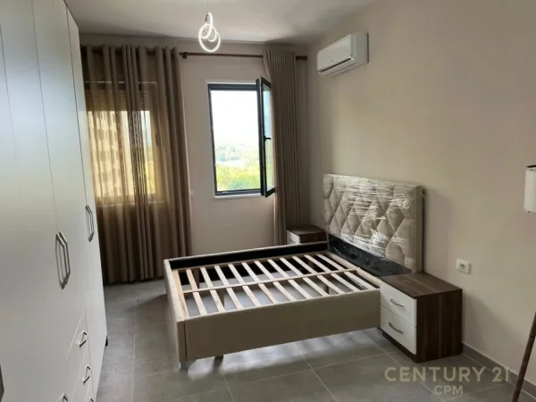 Tirane, jepet me qera apartament 2+1+Aneks+Ballkon Kati 2, 110 m² 980 € (Liqeni thate)