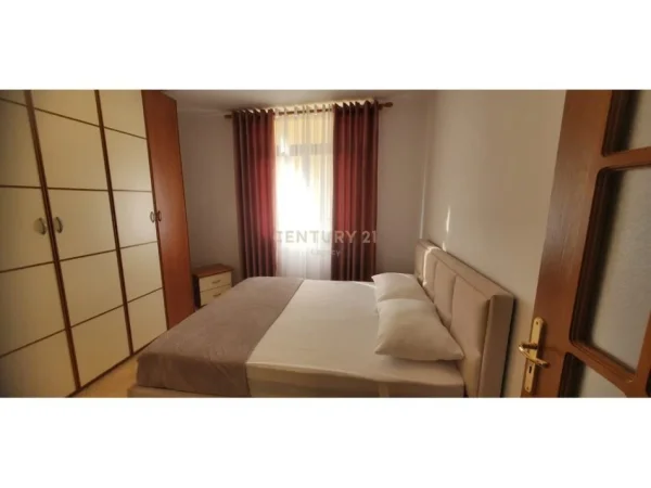 Tirane, jepet me qera apartament 2+1 Kati 8, 78 m² 750 € (Qrnder)