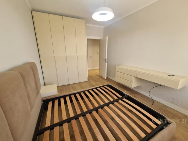 Tirane, jepet me qera apartament 2+1 Kati 3, 94 m² 1.200 € (Komuna Parisit)