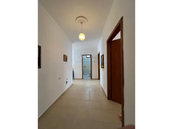 0683487469 Tirane, shitet apartament 2+1 Kati 4, 82 m² 129.000 € (Rruga e Dajtit , Fresk)