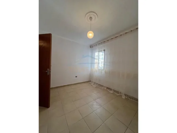 0683487469 Tirane, shitet apartament 2+1 Kati 4, 82 m² 129.000 € (Rruga e Dajtit , Fresk)
