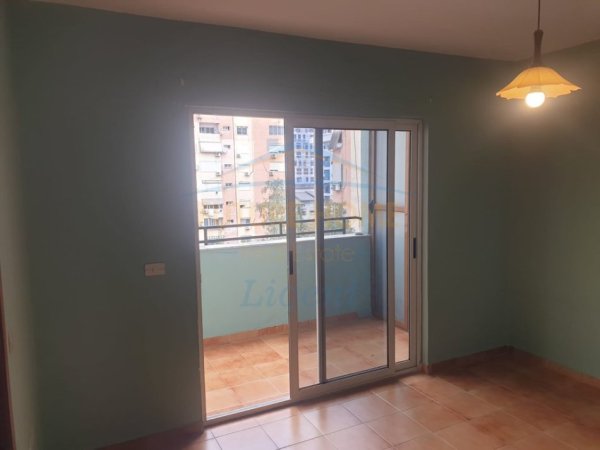 Tirane, shitet apartament 2+1 Kati 7, 124 m² 289.000 € (Komuna e Parisit)
