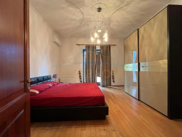0683487469 Tirane, jepet me qera Vile 2 Katshe Kati 0, 900 m² (Rruga e Dibres , Prane Medreses)