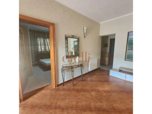 Tirane, shitet Vile , 600 m² 350.000 € (Koder Kamez)