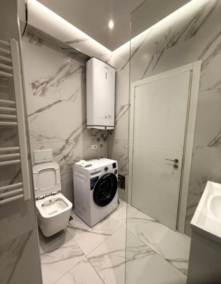 Tirane, jepet me qera apartament 1+1+Ballkon Kati 1, 70 m² 600 € (Bulevardi Kashar/Kompleksi Urban Gate)
