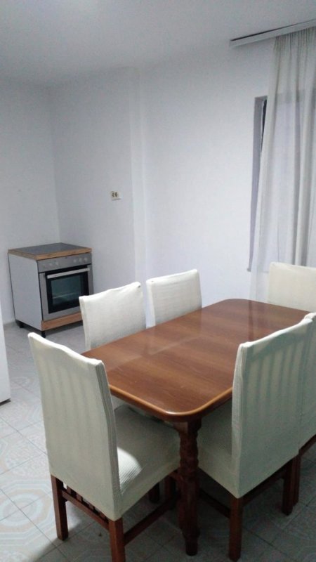 Tirane, jepet me qera apartament 1+1+Ballkon Kati 5, 70 m² 510 € (Rr.Preng Bibe Doda/Shkolla Vasil Shanto)