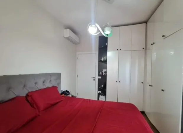 Tirane, shitet apartament 2+1+Ballkon , 98 m² 210.000 € (Brryli)
