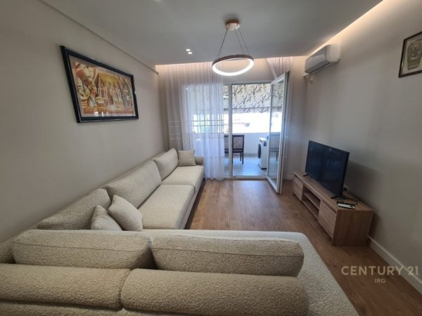 Tirane, jepet me qera apartament 2+1 Kati 3, 94 m² 1.200 € (Komuna e Parisit)