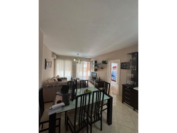 Tirane, jepet me qera apartament 2+1 Kati 4, 98 m² 450 € 