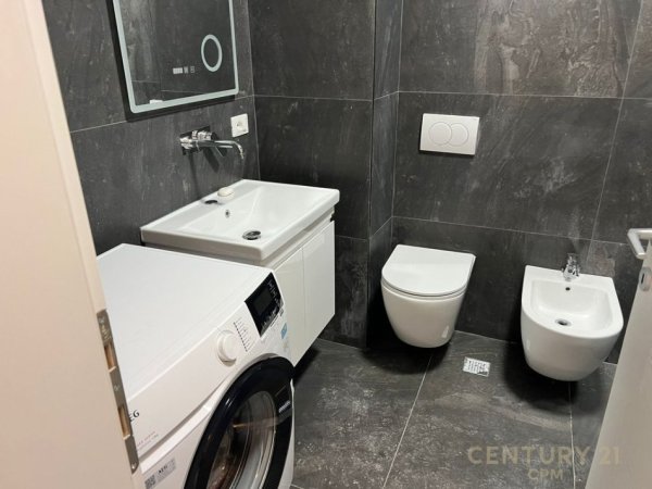 Tirane, jepet me qera apartament 2+1+Aneks+Ballkon Kati 2, 110 m² 980 € (Liqeni i Thate)