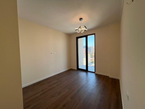 Tirane, jepet me qera apartament 2+1+Ballkon Kati 5, 114 m² 1.800 € (Rruga e Kosovareve)