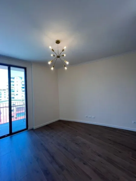 Tirane, jepet me qera apartament 2+1+Ballkon Kati 5, 114 m² 1.800 € (Rruga e Kosovareve)