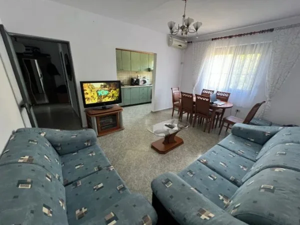 Tirane, shitet apartament 1+1 Kati 3, 54 m² 107.000 € (Prane Shkolles 1 Maji)