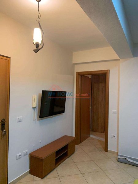 Tirane, jepet me qera apartament 1+1+Ballkon Kati 5, 60 m² 500 € (Don Bosko)