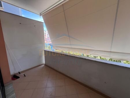Tirane, jepet me qera apartament 1+1 Kati 4, 75 m² 350 € 