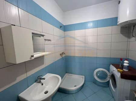 Tirane, jepet me qera apartament 1+1 Kati 4, 75 m² 350 € 