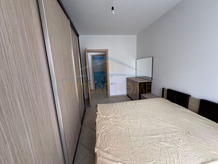 Tirane, jepet me qera apartament 1+1 Kati 4, 75 m² 350 € 