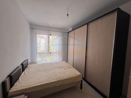 Tirane, jepet me qera apartament 1+1 Kati 4, 75 m² 350 € 