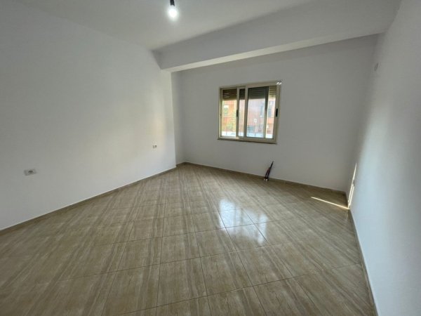 Tirane, jepet me qera Vile 1+1 Kati 2, 50 m² 250 € 