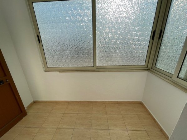 Tirane, jepet me qera Vile 1+1 Kati 2, 50 m² 250 € 