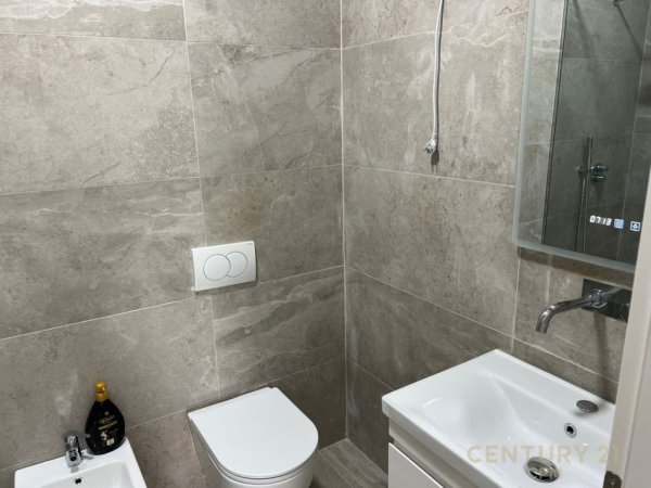 Tirane, jepet me qera apartament 2+1 Kati 2, 110 m² 980 € (LIQENI I THATE)