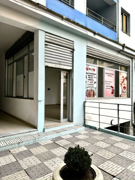 Tirane, shitet ambjent biznesi , 50 m² 65.000 €