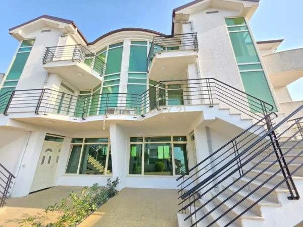 Tirane, jepet me qera Vile 2 Katshe Kati 0, 200 m² 2.500 € (Sauk)