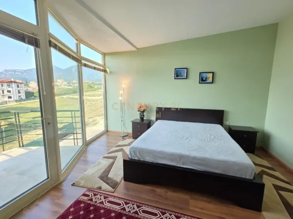 Tirane, jepet me qera Vile 2 Katshe Kati 0, 200 m² 2.500 € (Sauk)