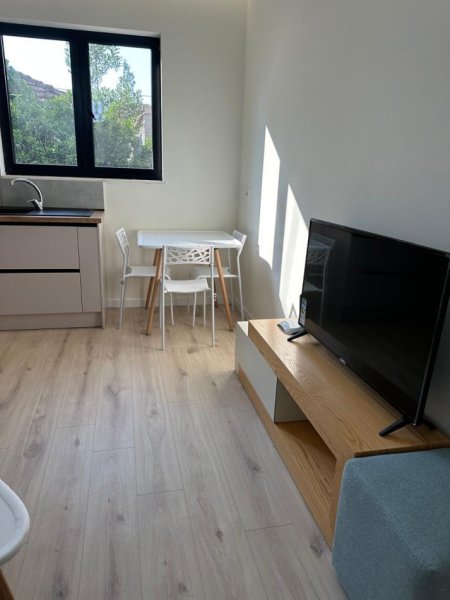 Tirane, jepet me qera apartament 1+1, Kati 1, 60 m² 400 € (Ali Demi)