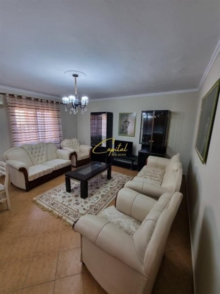 Tirane, jepet me qera apartament 2+1 Kati 2, 100 m² 550 € (SELITE)