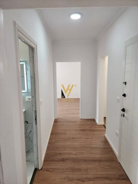 Tirane, shitet apartament 1+1+Ballkon Kati 4, 51 m² 95.000 € (PORCELAN)