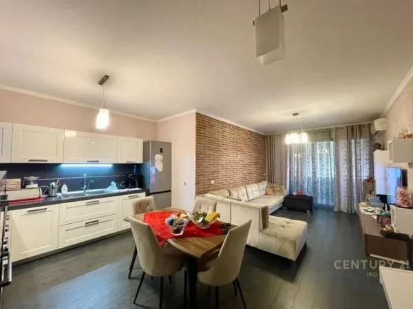 Tirane, jepet me qera apartament 2+1 Kati 3, 110 m² 800 € (DON BOSKO)