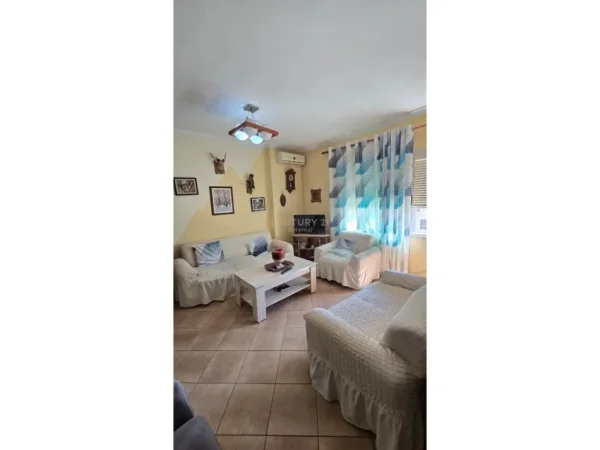 Tirane, shitet apartament 1+1 Kati 3, 78 m² 140.000 € (Brryli)