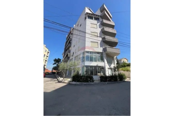 Tirane, shitet 3+1+Aneks+Ballkon , 114 m² 165.001 € 
