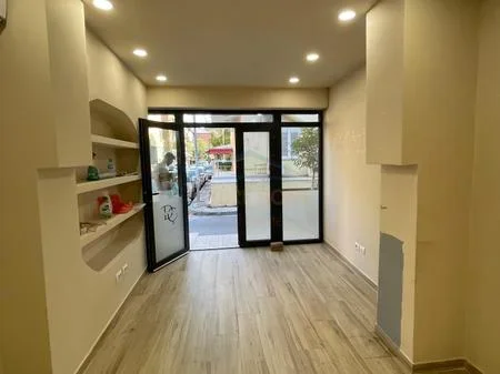 Tirane, jepet me qera ambjent biznesi Kati 0, 40 m² 500 € 