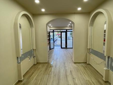 Tirane, jepet me qera ambjent biznesi Kati 0, 40 m² 500 € 