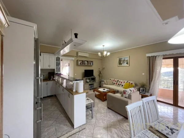 Sarande, shes Vile 2+1 Kati 1, 343 m² 400.000 € (Borsh)