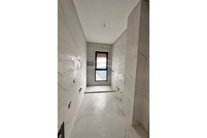 Tirane, shitet apartament 1+1+Ballkon , 70 m² 128.000 € 