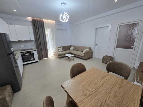 Tirane, jepet me qera apartament 1+1 , 80 m² 400 € (Sauk (Shkolla Mustafa Kemal Ataturk ))