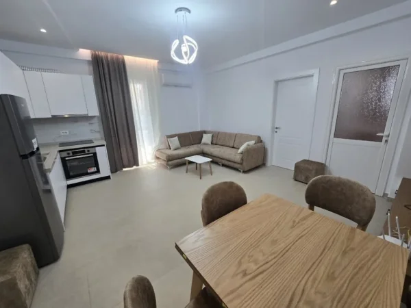 Tirane, jepet me qera apartament 1+1 , 80 m² 400 € (Sauk (Shkolla Mustafa Kemal Ataturk ))