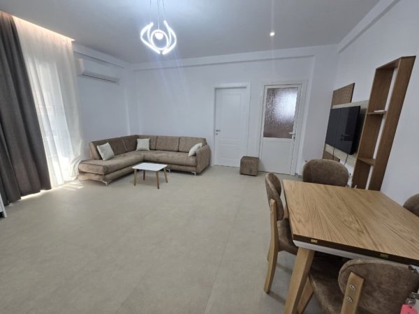 Tirane, jepet me qera apartament 1+1 , 80 m² 400 € (Sauk (Shkolla Mustafa Kemal Ataturk ))