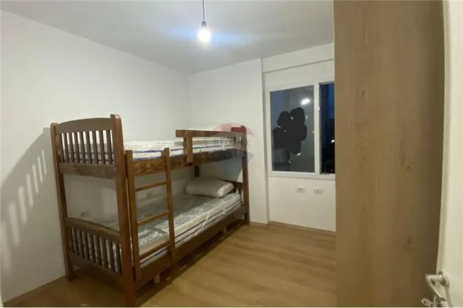 Tirane, jepet me qera apartament 2+1+Ballkon , 8 m² 500 € 