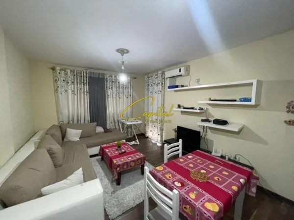 Tirane, jepet me qera apartament 1+1 Kati 3, 70 m² 600 € (LIQENI I THATE)