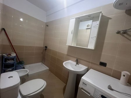 Tirane, shitet apartament 1+1 Kati 8, 77 m² 105.000 € (Unaza e re)