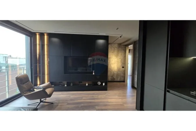 Tirane, jepet me qera apartament 2+1+Ballkon , 120 m² 1.000 € 
