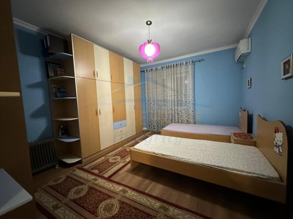 Tirane, jepet me qera apartament 2+1 Kati 4, 122 m² 600 € 